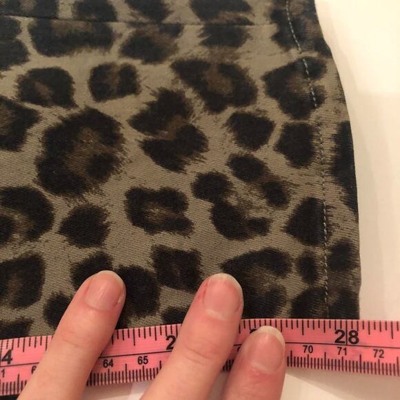 Good American Good Legs Crop Skinny Sage Leopard - Picture 8 of 8